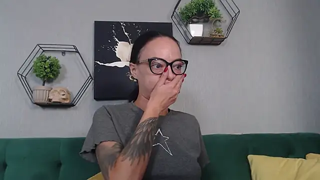 IzabelllNoir online show from September 16, 2025, 8:59 am