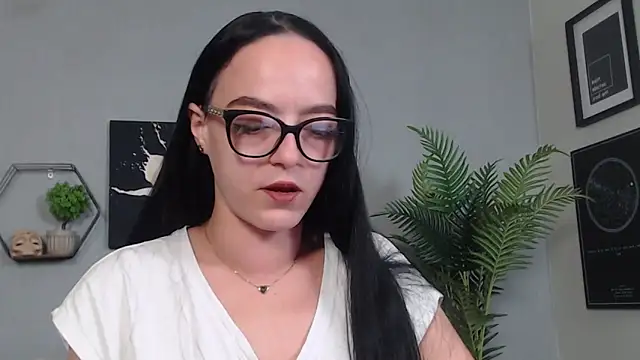 Snapshot of IzabelllNoir chatting on April 22, 2026, 10:17 am IzabelllNoir online show from April 22, 2026, 10:17 am