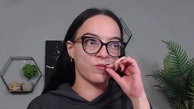 Snapshot of IzabelllNoir chatting on May 7, 2026, 7:58 am IzabelllNoir online show from May 7, 2026, 7:58 am