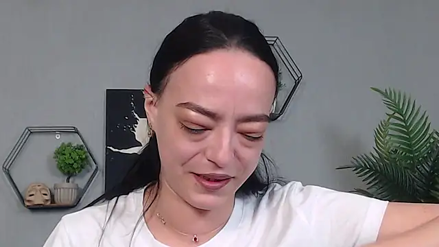 Snapshot of IzabelllNoir chatting on May 21, 2026, 11:06 am IzabelllNoir online show from May 21, 2026, 11:06 am