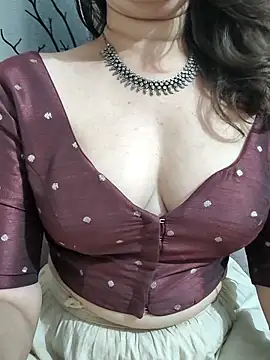 Brown Maxi online show from February 28, 2025, 4:20 pm