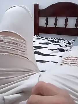 Snapshot of maikinhopL chatting on January 28, 2025, 4:29 am maikinhopL online show from January 28, 2025, 4:29 am