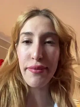 Snapshot of SerenaBennet chatting on March 7, 2025, 6:13 am SerenaBennet online show from March 7, 2025, 6:13 am