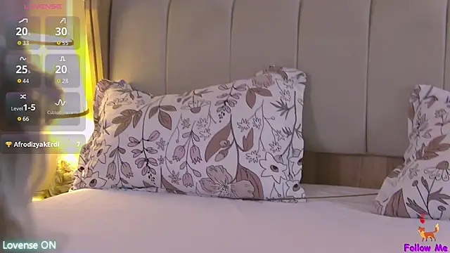 Snapshot of SerenaBennet chatting on November 21, 2025, 11:53 am SerenaBennet online show from November 21, 2025, 11:53 am