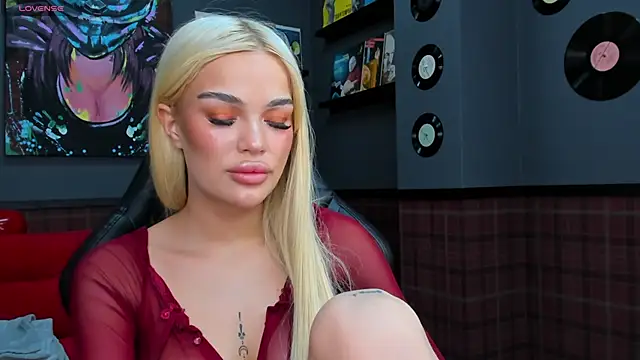 Angel Sapphire  online show from March 12, 2025, 9:55 am