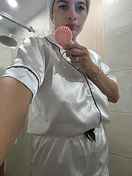 AtheneaRossi online show from March 20, 2026, 10:09 am