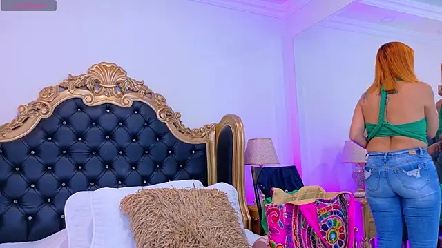 Snapshot of AdelinaVans chatting on November 6, 2025, 11:22 am AdelinaVans online show from November 6, 2025, 11:22 am