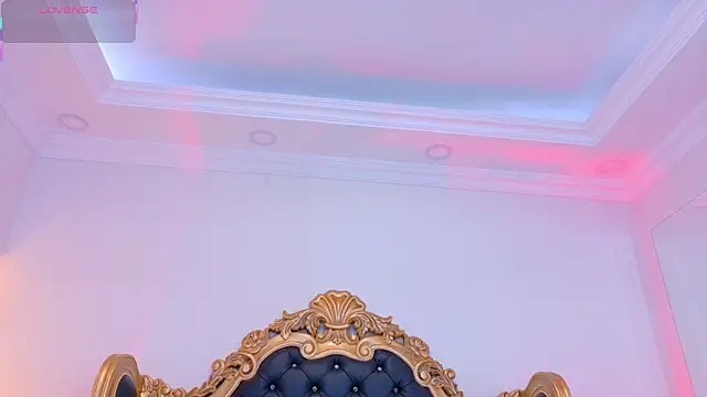 Snapshot of AdelinaVans chatting on November 13, 2025, 11:09 am AdelinaVans online show from November 13, 2025, 11:09 am