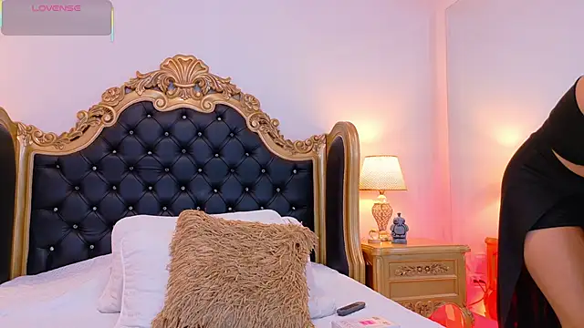 Snapshot of AdelinaVans chatting on November 21, 2025, 11:09 am AdelinaVans online show from November 21, 2025, 11:09 am