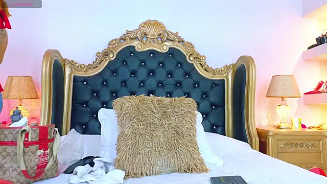 AdelinaVans online show from July 8, 2026, 11:48 am