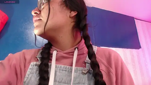Snapshot of vitoria23_ chatting on April 17, 2026, 2:20 pm vitoria23 online show from April 17, 2026, 2:20 pm