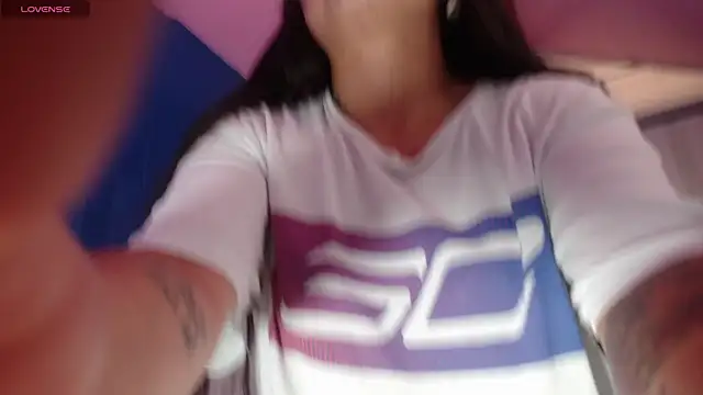 Snapshot of vitoria23_ chatting on April 21, 2026, 2:01 pm vitoria23 online show from April 21, 2026, 2:01 pm