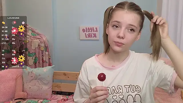 Snapshot of PrincessLittleKiki chatting on October 10, 2025, 7:18 am PrincessLittleKiki online show from October 10, 2025, 7:18 am