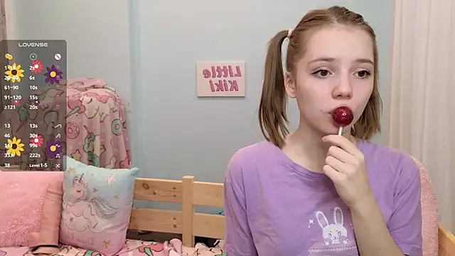 Snapshot of PrincessLittleKiki chatting on October 18, 2025, 7:09 am PrincessLittleKiki online show from October 18, 2025, 7:09 am