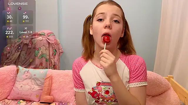 PrincessLittleKiki online show from December 16, 2025, 7:35 am