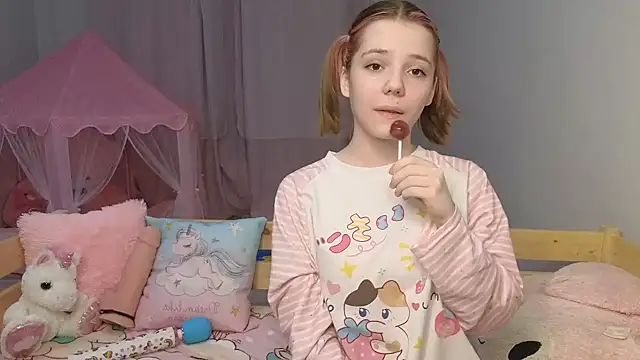 PrincessLittleKiki online show from February 16, 2026, 4:58 pm