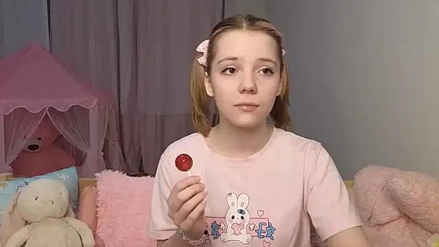 PrincessLittleKiki online show from March 6, 2026, 5:53 pm