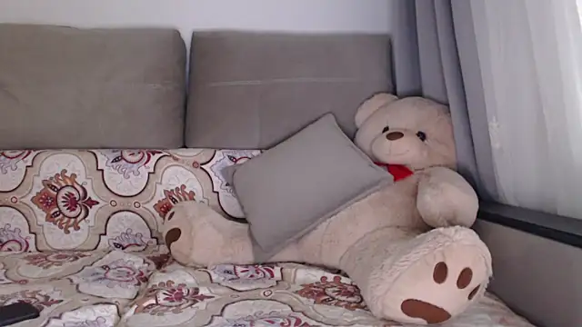 Snapshot of _JustmeHere_ chatting on November 4, 2025, 8:46 am JustmeHere online show from November 4, 2025, 8:46 am