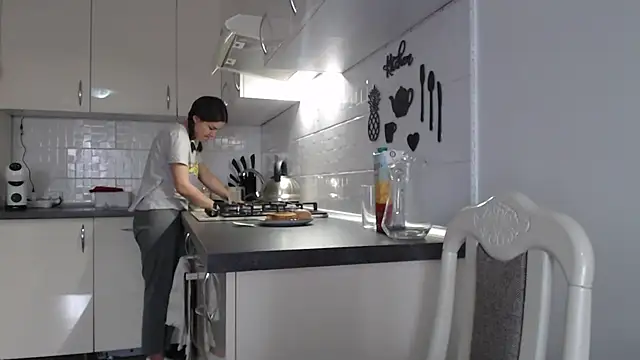 Snapshot of _JustmeHere_ chatting on November 15, 2025, 9:06 am JustmeHere online show from November 15, 2025, 9:06 am