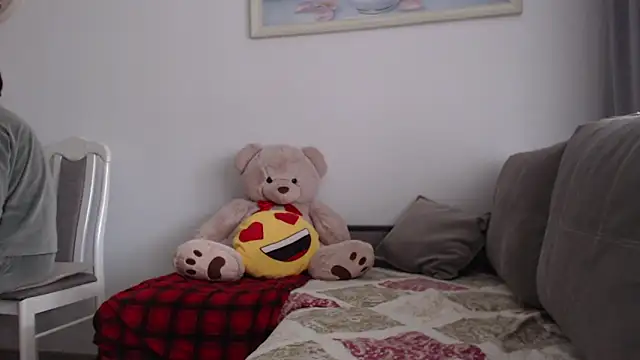 Snapshot of _JustmeHere_ chatting on November 19, 2025, 8:47 am JustmeHere online show from November 19, 2025, 8:47 am