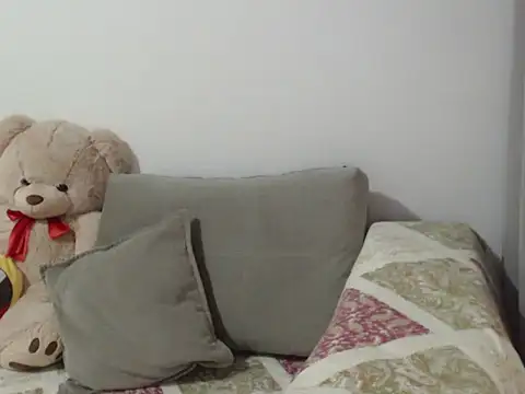 Snapshot of _JustmeHere_ chatting on November 19, 2025, 8:53 pm JustmeHere online show from November 19, 2025, 8:53 pm