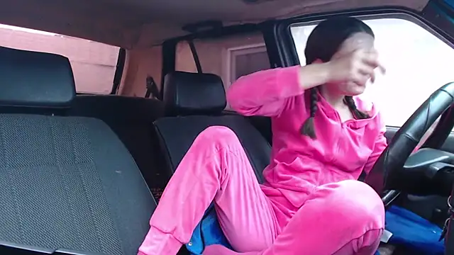 Snapshot of _JustmeHere_ chatting on November 22, 2025, 11:31 am JustmeHere online show from November 22, 2025, 11:31 am