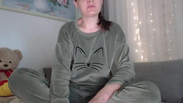 Snapshot of _JustmeHere_ chatting on November 24, 2025, 11:04 pm JustmeHere online show from November 24, 2025, 11:04 pm