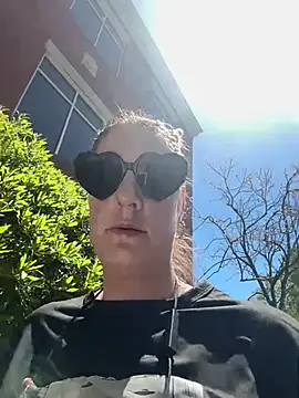 MsLG12301 online show from April 10, 2026, 5:50 pm