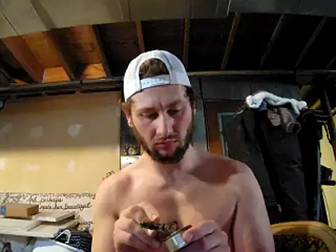 Snapshot of Seymour93 chatting on January 26, 2025, 1:58 pm Seymour93 online show from January 26, 2025, 1:58 pm