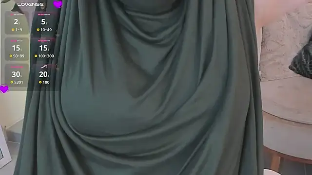 anna-henao online show from March 16, 2026, 8:02 pm