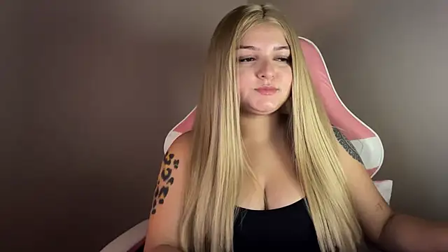 SweetPaige  online show from January 24, 2025, 10:08 pm