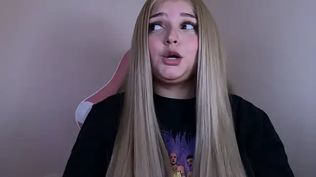 SweetPaige  online show from February 3, 2025, 10:00 pm