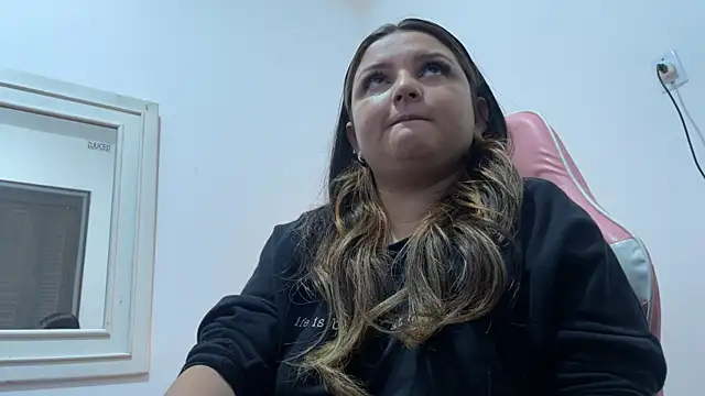 SweetPaige  online show from October 22, 2025, 4:18 pm