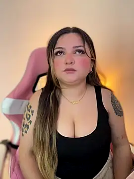 SweetPaige  online show from November 15, 2025, 5:20 pm