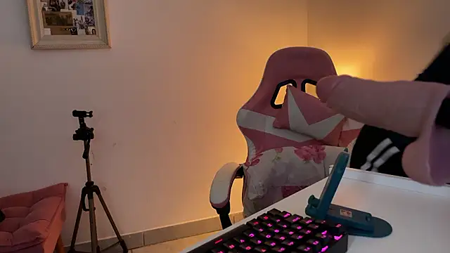 SweetPaige  online show from March 23, 2026, 5:17 pm