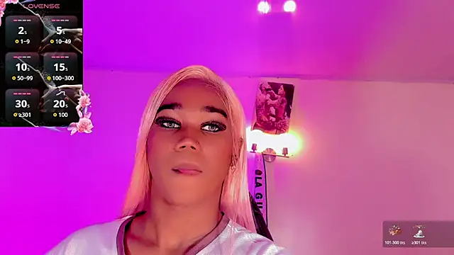 naomy  xx online show from December 18, 2025, 7:09 pm