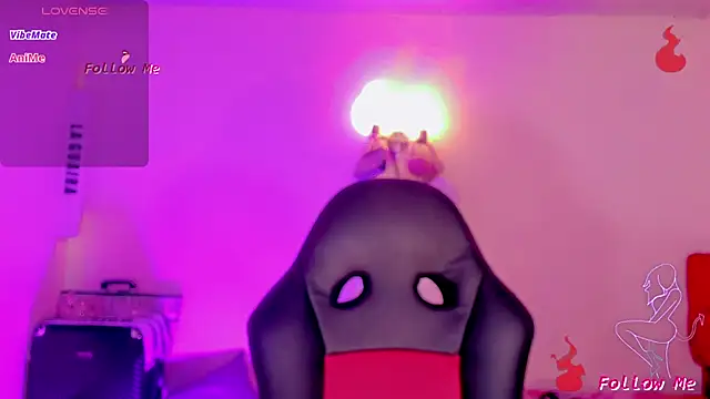 naomy  xx online show from February 4, 2026, 3:23 am