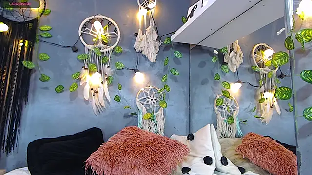 Snapshot of ItsVenuss chatting on February 12, 2025, 6:51 pm ItsVenuss online show from February 12, 2025, 6:51 pm