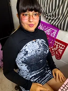 Derry Cooper online show from November 5, 2025, 2:44 am