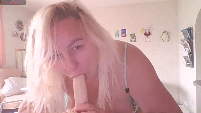 Snapshot of mira_robinsonnn chatting on May 12, 2026, 5:15 am mira robinsonnn online show from May 12, 2026, 5:15 am