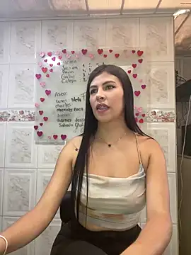 Snapshot of Alanna_atm_ chatting on January 25, 2025, 4:46 pm Alanna atm online show from January 25, 2025, 4:46 pm