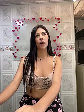 Snapshot of Alanna_atm_ chatting on February 15, 2025, 5:17 pm Alanna atm online show from February 15, 2025, 5:17 pm