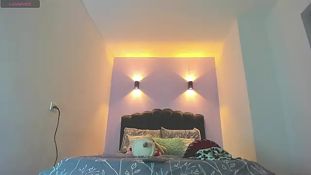 Sofia Clauss  online show from November 2, 2025, 2:47 am