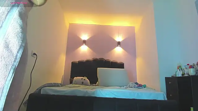 Sofia Clauss  online show from March 29, 2026, 4:34 am