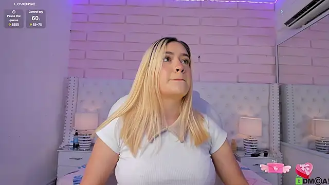 Snapshot of Yaaky_ chatting on December 13, 2024, 1:26 am Yaaky online show from December 13, 2024, 1:26 am