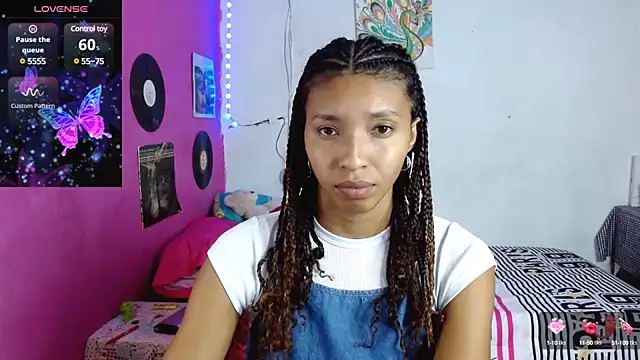 Snapshot of sensitive_brunette chatting on February 5, 2025, 11:28 pm sensitive brunette online show from February 5, 2025, 11:28 pm