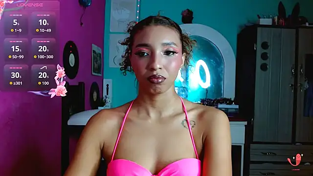 Snapshot of sensitive_brunette chatting on October 3, 2025, 11:13 pm sensitive brunette online show from October 3, 2025, 11:13 pm