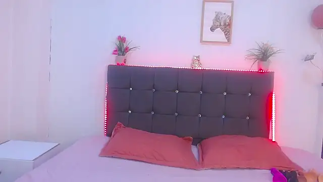 Snapshot of candy_lux_ chatting on July 15, 2026, 7:30 pm candy lux online show from July 15, 2026, 7:30 pm