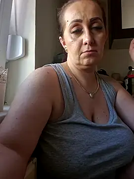 AvaLloyd online show from January 28, 2025, 12:43 pm