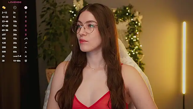 Ester Hill online show from December 16, 2025, 2:16 am